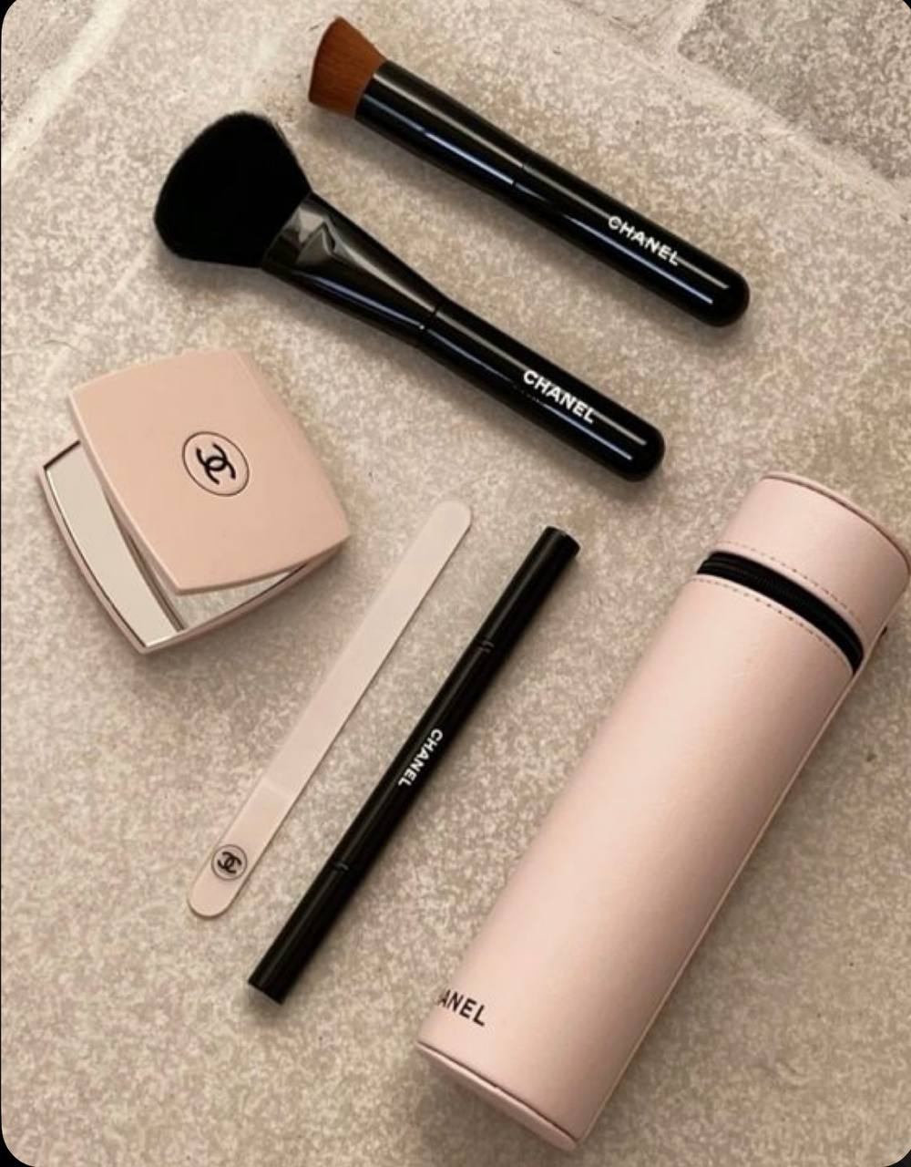 Chanel brush set