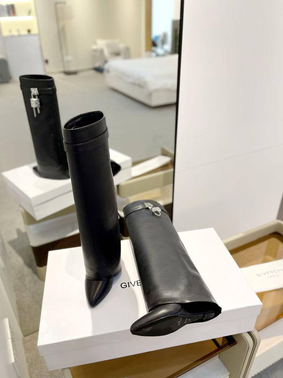 Givenchy 'shark Lock' Boots